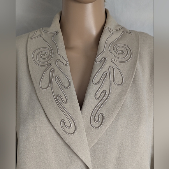 Vintage Past Times Silk Duster Coat Sz XL Creamy Tan Cuffed Sleeves Lined Scroll - Picture 4 of 16